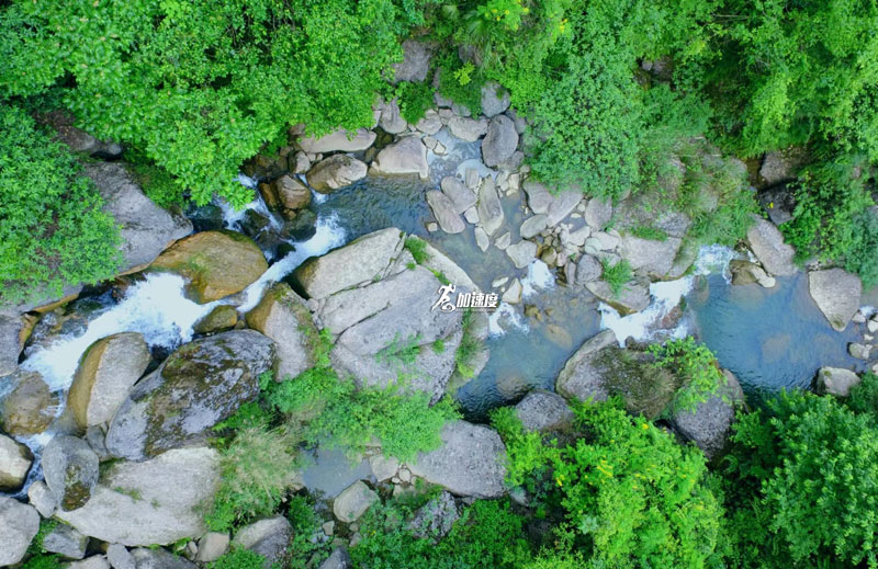 成都團建|大邑龍窩子徒步玩水團建，清涼一夏